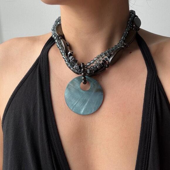 unbranded Jewelry - Vintage Black & blue gray beaded necklace w/circular mother of pearl pendant